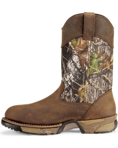 camo pull on boots
